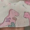 κουρτίνα γάζα παιδική μέτρο έτοιμη δεινοσαυράκια jurasic ροζ δεινόσαυροι (2)
